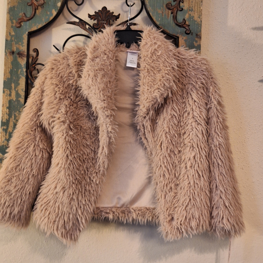 Little Lass Cream Faux Fur Cardigan. NWT Size Small - Picture 5 of 12
